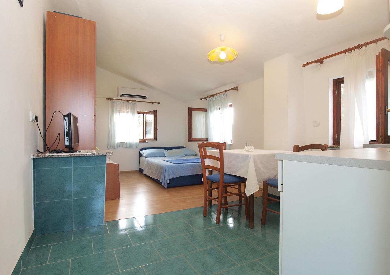 Apartments Milan 1665 Peroj Dış mekan fotoğraf