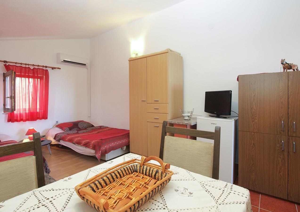 Apartments Milan 1665 Peroj Dış mekan fotoğraf